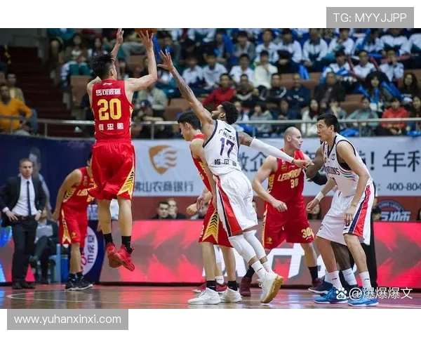 火箭与灰熊激战回放精彩瞬间分析与赛后点评