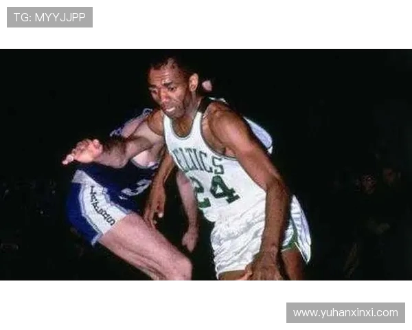 赫伯特琼斯的篮球之路与成长故事探讨