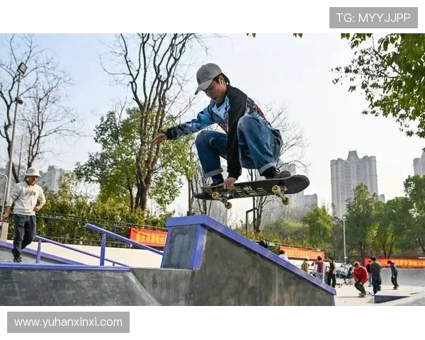 重庆滑板队的速度变革引发热议展现年轻力量与城市活力 重庆滑板队的速度变革引发热议展现年轻力量与城市活力